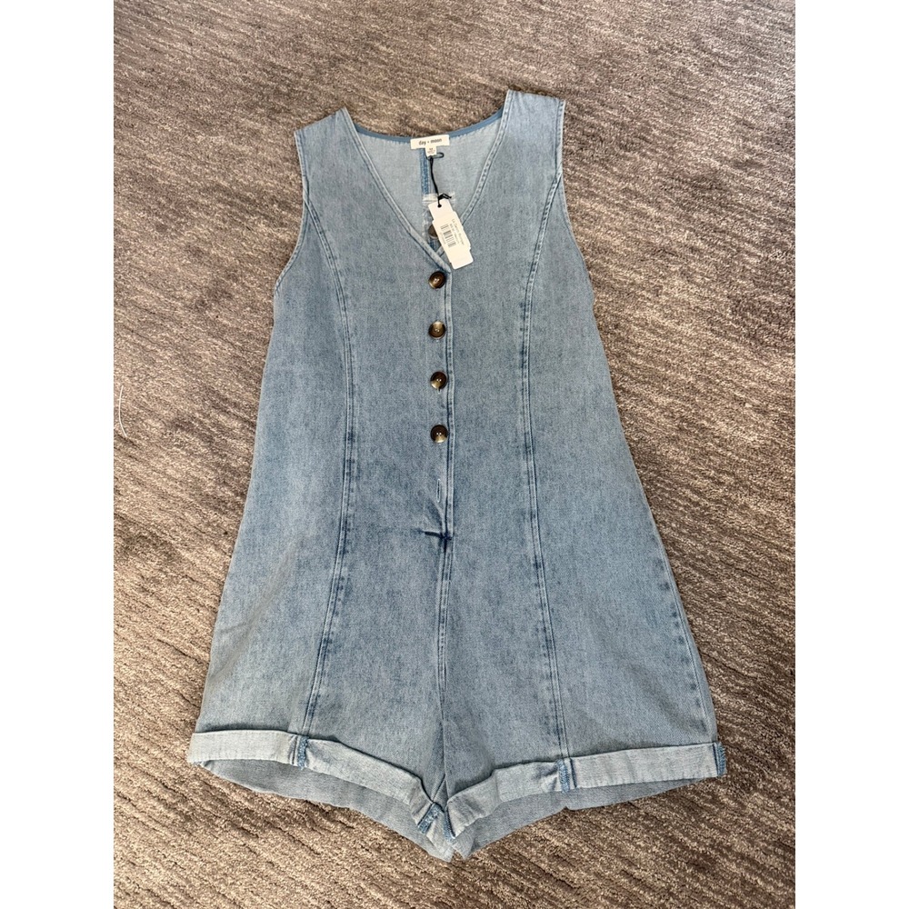 Day + Moon Liv Denim Romper Light Wash Button Front Sleeveless Medium NEW - Picture 4 of 7